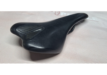 Седло Б/У  Selle Italia carbon fibre slr 