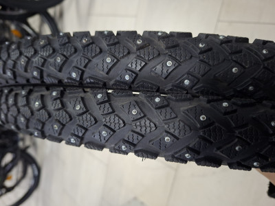 Покрышки Schwalbe MARATHON WINTER 28x2.00 (50-622) HS396 Race Guard с шипами