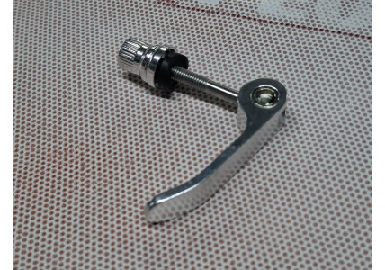 Затискач SBS ALU для підсідельного штиря сріблястий Затискач SBS ALU для підсідельного штиря сріблястий