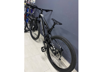 Велосипед FOCUS SPINE 27.5"Карбон/гидравлика Shimano Deore / RockShox