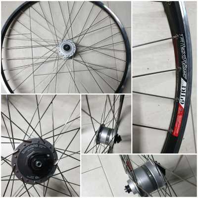 Колесо на велосипед  переднее 28"з динамовтулкой Shimano DH-3N30 36H