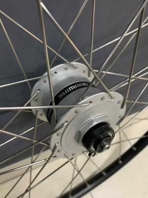 Колесо на велосипед переднее 26" С динамовтулкой Shimano DH-3N31-QR