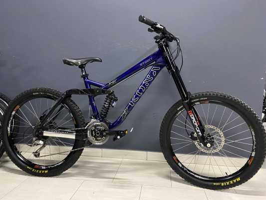 Велосипед Kona stinky двухподвес  26"Marzocchi / Downhill