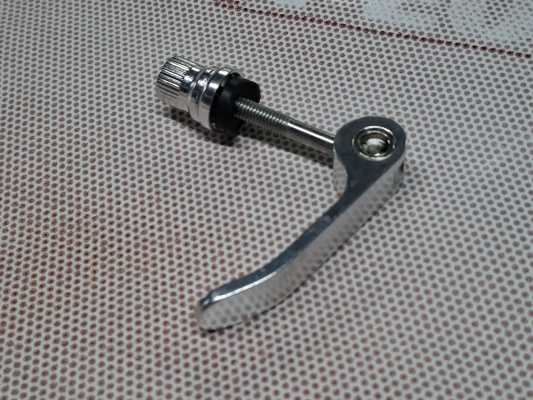 Зажим SBS ALU для подседельного штыря серебристый