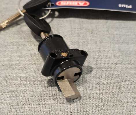 ЗАМОК Abus 16.006 для АККУМУЛЯТОРА BOSCH PowerTube IT2.1 (размещен в т.н. трубчатой ​​раме)