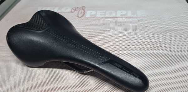 Седло Б/У  Selle Italia carbon fibre slr 